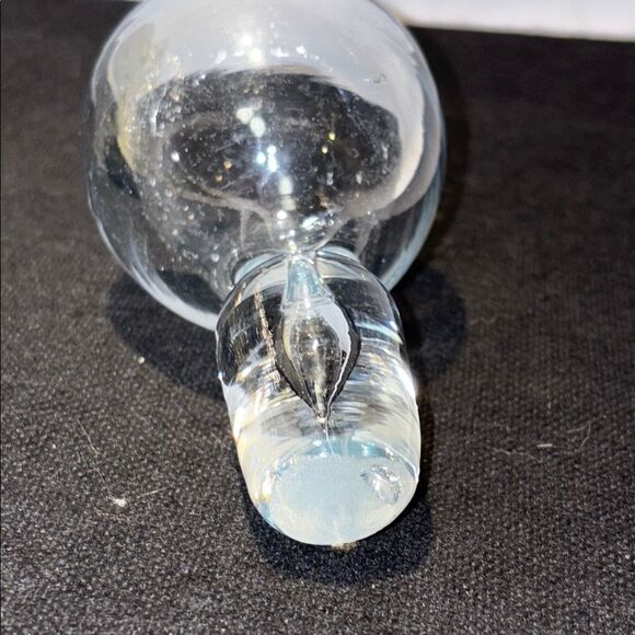 Elegant Clear Glass Decanter - Picture 8 of 9